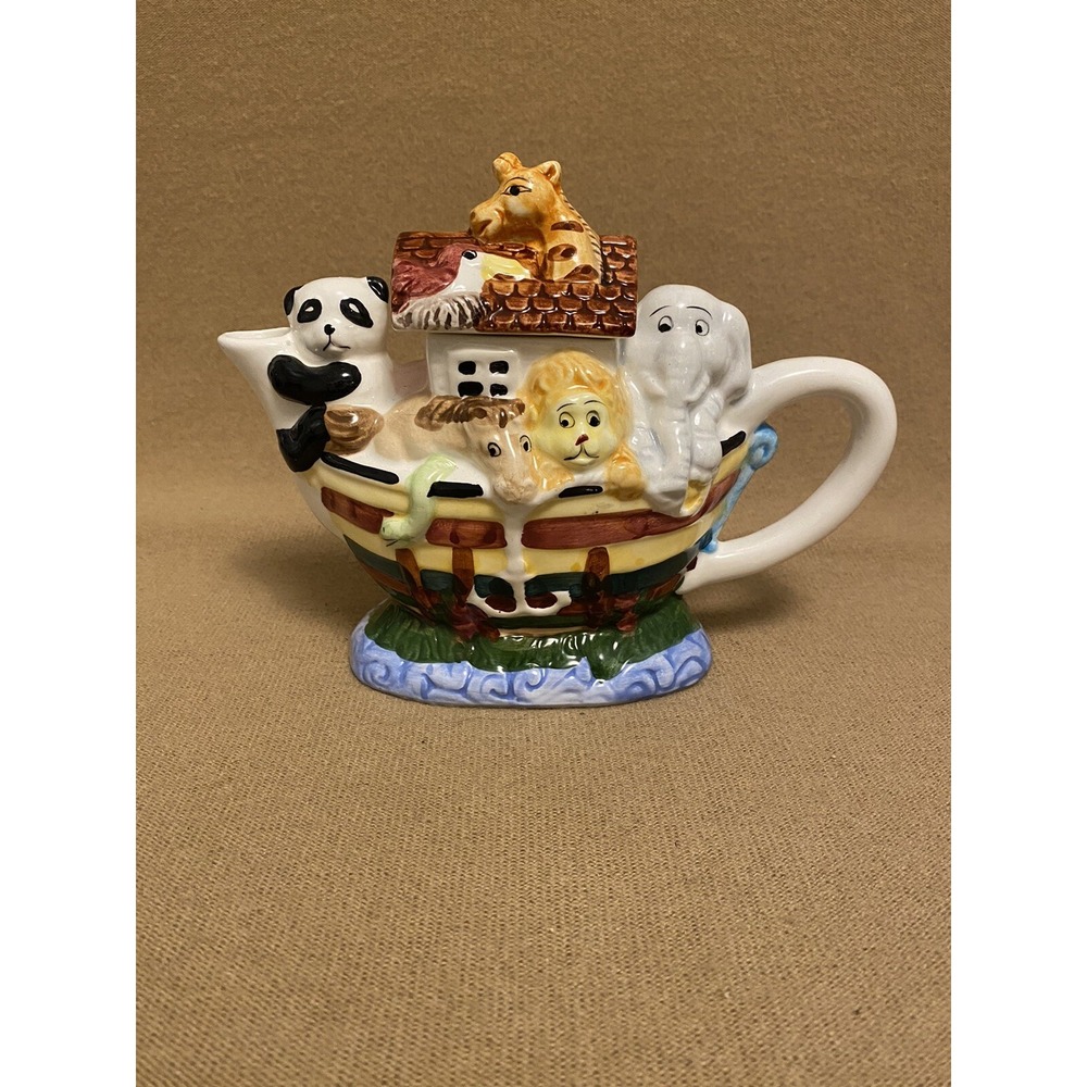 VNTG 1995 Noah's Ark Teapot New World Specialties Animal Lovers Ceramic PreOwned